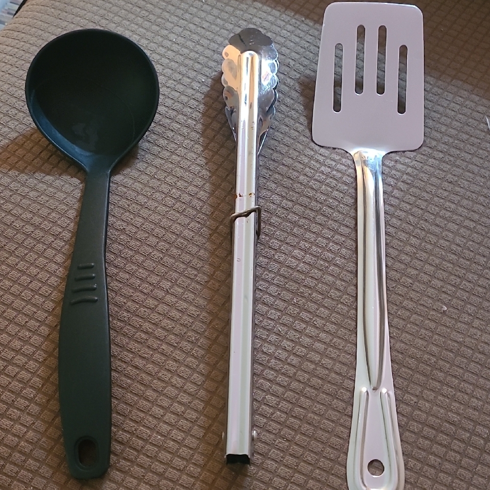 Set Of 3 Kitchen Utensils.